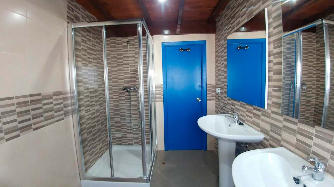 Baño a compartir en nuestras habitaciones